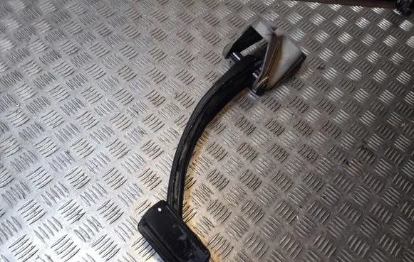 Mercedes-Benz GL X164 Brake pedal A164292027 A1642901101
