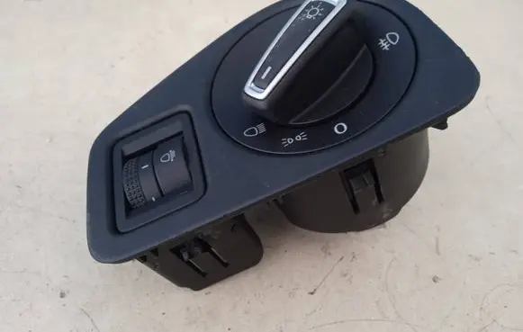 Volkswagen Golf VII Light switch 5G1858341D