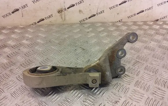 Jeep Renegade Engine mounting bracket 051999636