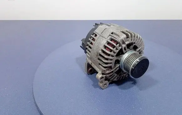 Seat Altea XL Generator/alternator 06F903023C