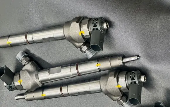 Volkswagen Tiguan Fuel injectors set 176517 0445110469