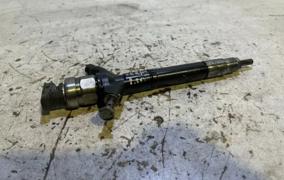 Toyota Corolla Verso AR10 Fuel injector 236700R020 09H32712