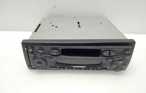 Mercedes-Benz Vito Viano W639 Radio/CD/DVD/GPS head unit 7640120510 E1021593