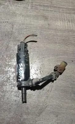 Skoda Octavia Mk2 (1Z) Windscreen/windshield washer pump 3B7955681