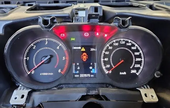 Speedometer (instrument cluster)