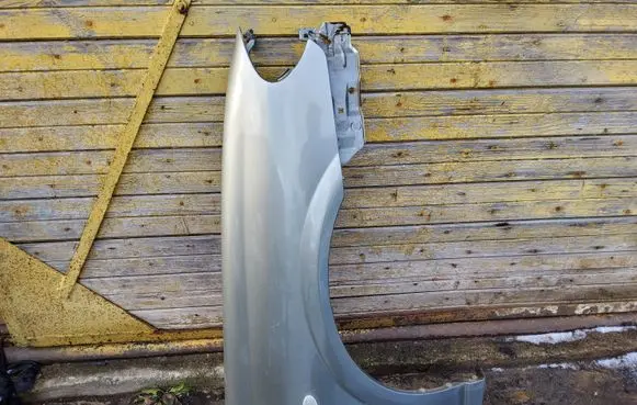 Nissan Almera N16 Fender