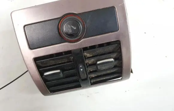 Dash center air vent grill