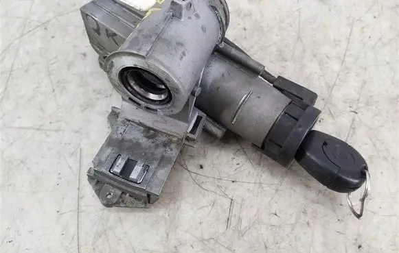 Seat Alhambra (Mk1) Ignition lock 