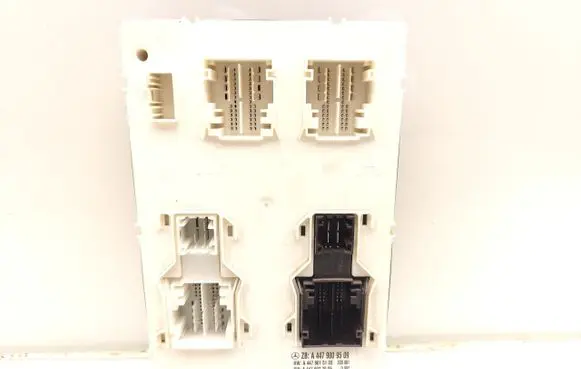 Mercedes-Benz Vito Viano W447 Comfort/convenience module A4479009509 28570128 A4479015103