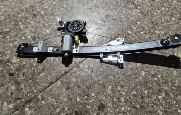 Volvo XC90 Rear door window regulator motor