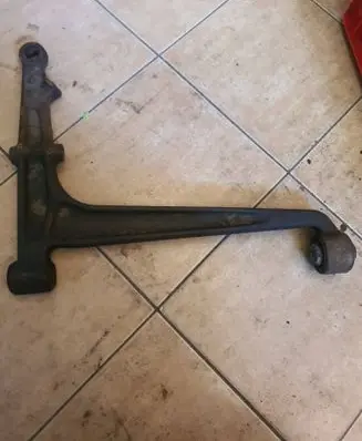 Volkswagen Transporter - Caravelle T4 Front lower control arm/wishbone 701407154
