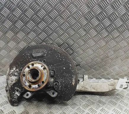 Front wheel hub