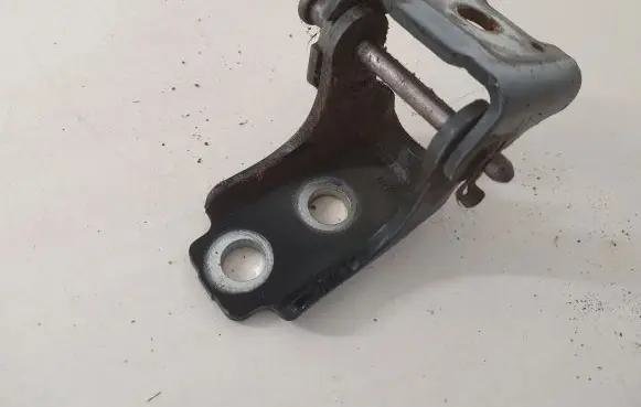 Peugeot 508 Front door upper hinge