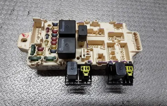 Mitsubishi Pajero Fuse module
