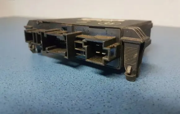 Mercedes-Benz C W203 Door control unit/module 2038206526 351369