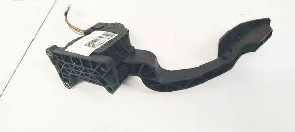 Opel Corsa D Accelerator throttle pedal 55702020 B720