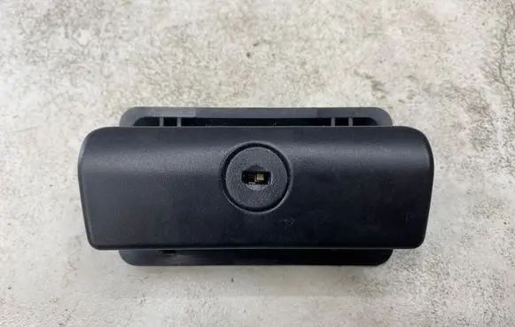 BMW 3 E46 Glove box lock 
