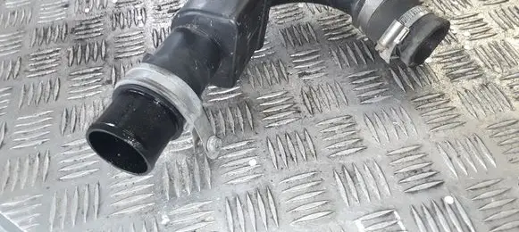 Renault Megane II Engine coolant pipe/hose 8200261165