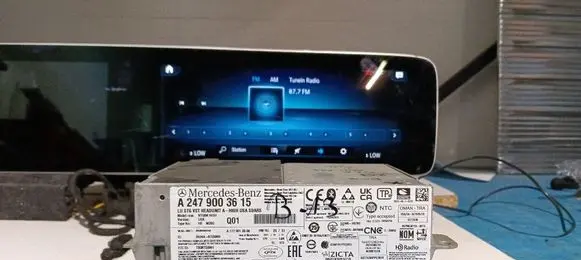Mercedes-Benz B W247 Radio/CD/DVD/GPS head unit A2479003615