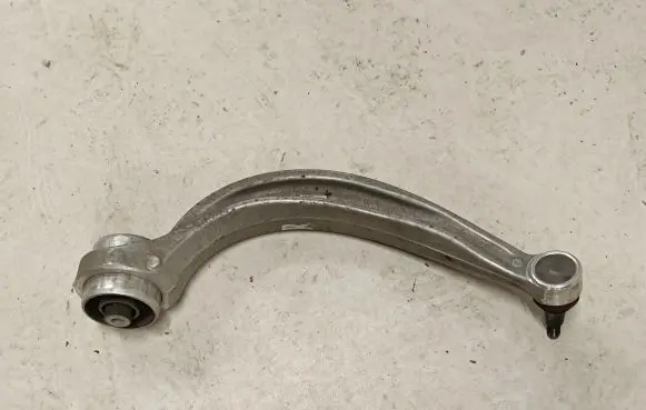 Porsche Cayenne (9Y0 9Y3) Front lower control arm/wishbone 4M0407695C 4M0407695