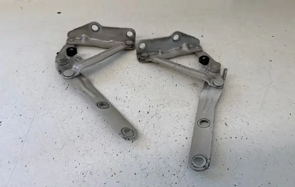 Volkswagen Multivan T5 Engine bonnet/hood hinges 7H0823302D 7H0823301D