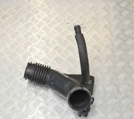Toyota RAV 4 (XA40) Intake resonator 