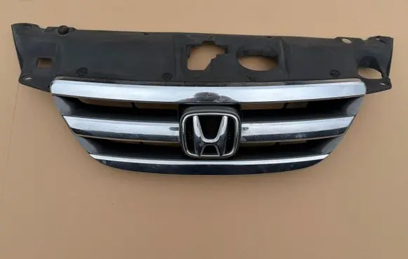 Honda FR-V Front bumper upper radiator grill 