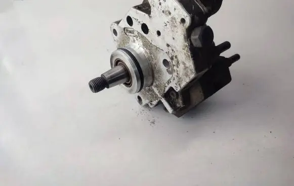 Opel Vivaro Fuel injection high pressure pump 8200041766 0445010033 8200457039