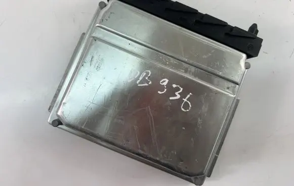 Volvo XC70 Engine control unit/module ECU 08675760A 0261207712