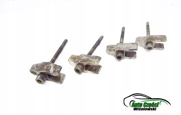 Mercedes-Benz E W210 Fuel Injector clamp holder