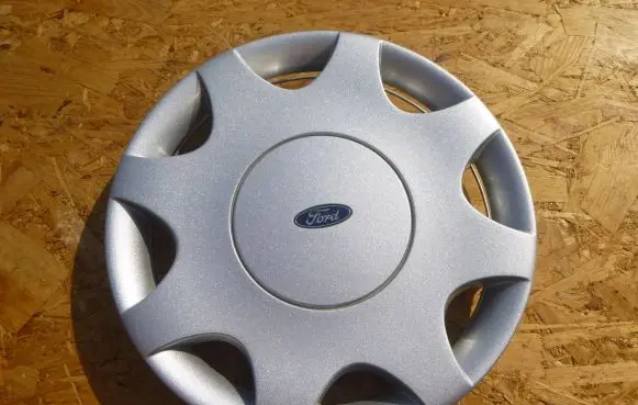 Ford Fiesta R13 wheel hub/cap/trim 1S6Y1130AA
