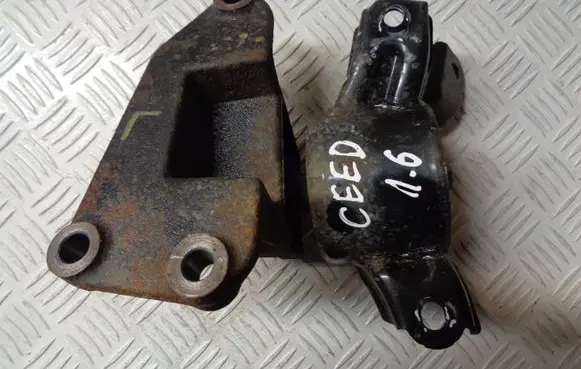 KIA Ceed Gearbox mount 21830A5200