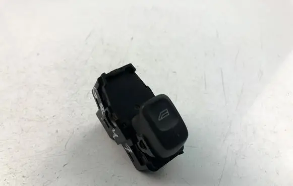 Volvo S70 V70 V70 XC Electric window control switch 19206