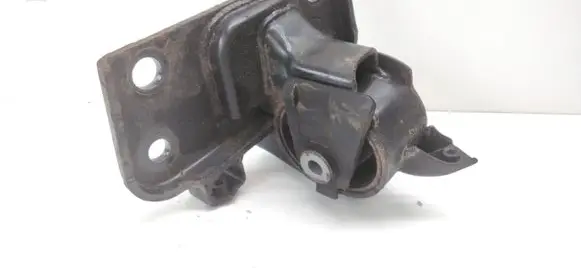 Toyota Auris 150 Engine mount bracket