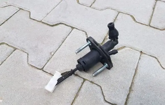 Chevrolet Cruze Clutch master cylinder 55561916
