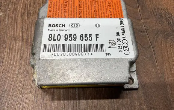 Audi A3 S3 8L Airbag control unit/module 8L0959655F