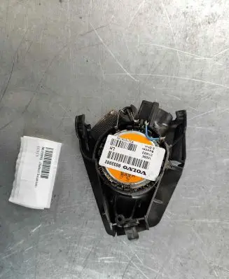 Volvo V70 Front door high frequency speaker 8633992 8622302