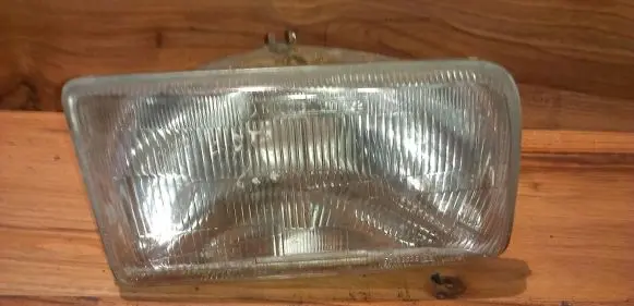 Ford Fiesta Headlight/headlamp 03700700
