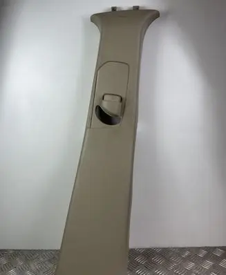 Jeep Grand Cherokee (B) pillar trim (top)