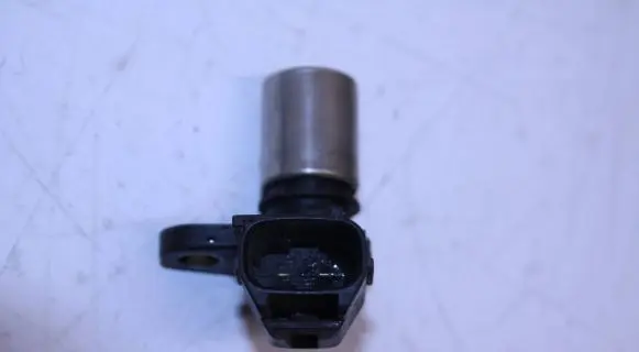 Volvo V70 Crankshaft position sensor 8627355