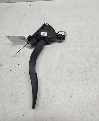 Jaguar XE Accelerator throttle pedal J1509062703