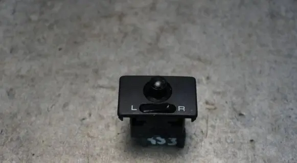 Nissan Almera Wing mirror switch 93010