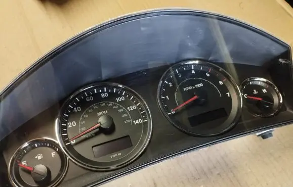 Speedometer (instrument cluster)