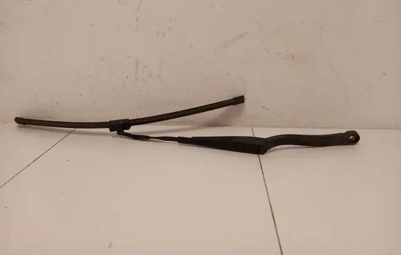 Mercedes-Benz E W212 Front wiper blade arm 3392125718 A2128201344