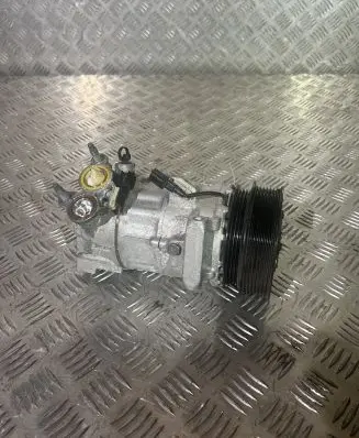 Volvo XC60 Air conditioning (A/C) compressor (pump) 31497908
