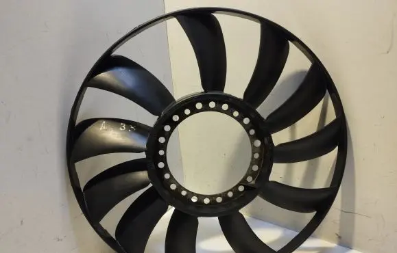 Audi A4 S4 B5 8D Fan impeller NR058121301B