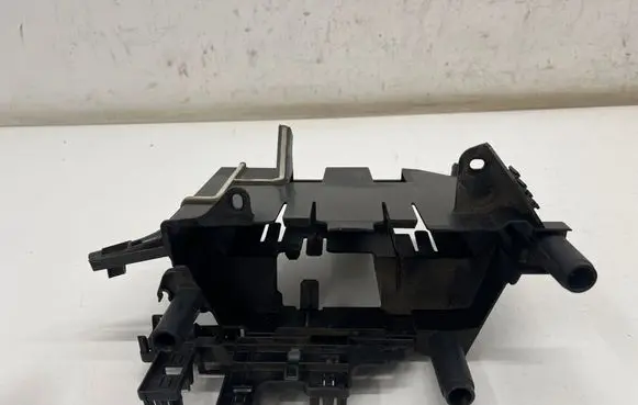 BMW 1 F20 F21 Engine control unit holder 8606547