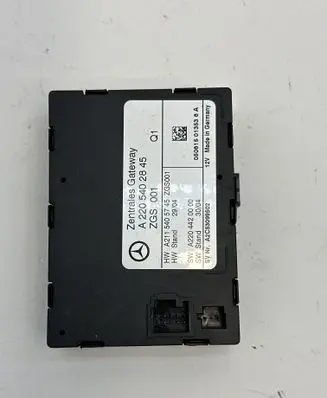 Mercedes-Benz S W220 Gateway control module A220542845