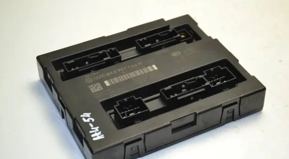 Audi A4 S4 B8 8K Comfort/convenience module 8K0907064N 5DK00991870 00002001