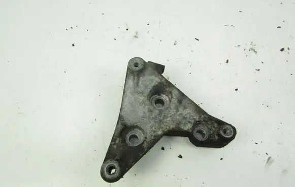 Opel Astra H Engine mounting bracket 